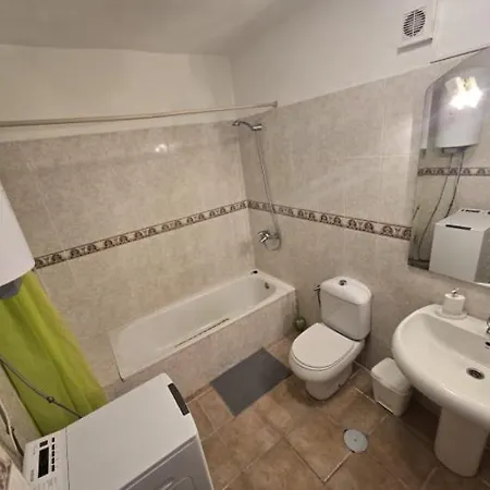 Playa Paraiso Marina Palace 1br Pool & Wifi דירה אדחה